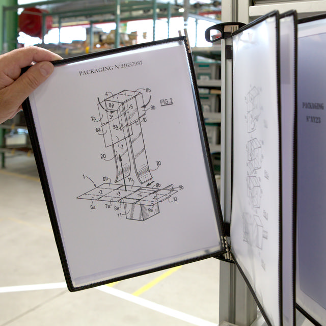 Tarifold PRO Wall Mount Reference & Display System – 5 Black Pockets, Universal (Letter-Size/A4)